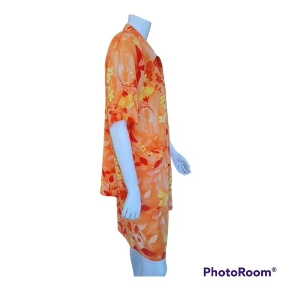 Vintage Actuelle Canada suit floral print set blouse & short 2 pieces Si… - Picture 6 of 15